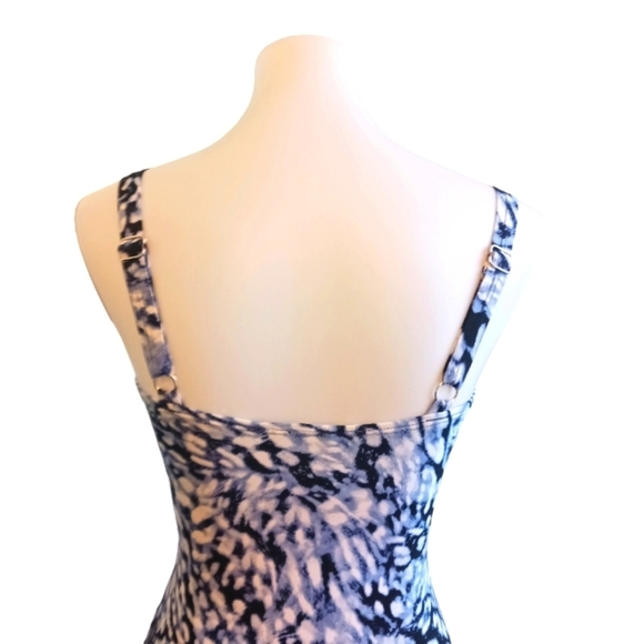 Calvin Klein Blue/White Lynx One-Piece Swimsuit and Blue Cover-Up - Picture 6 of 15